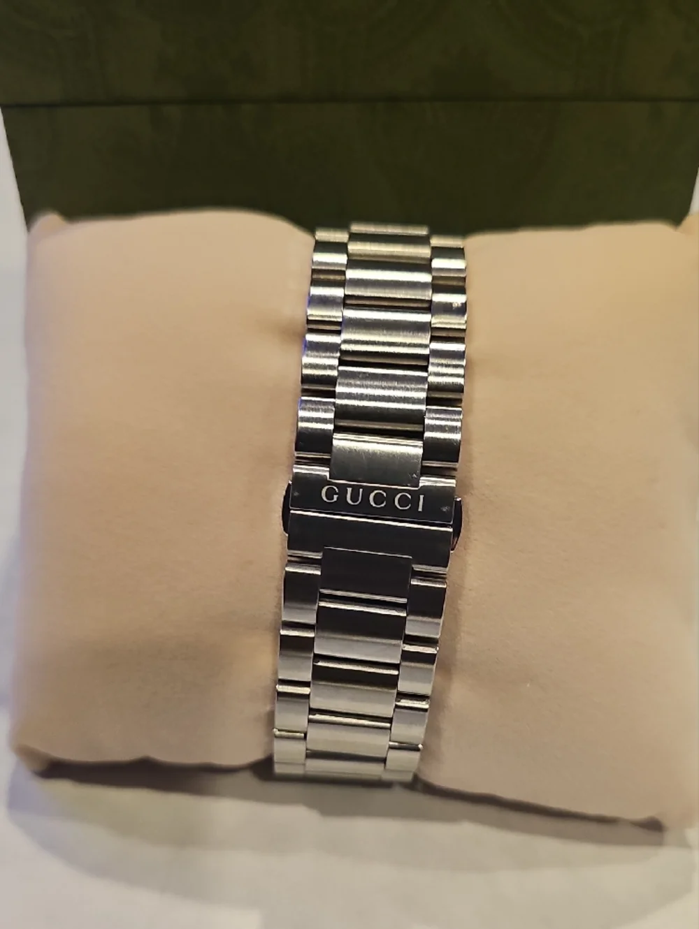 Gucci Black Dial Dive Watch with Stainless Bracelet - Picture 4 of 6